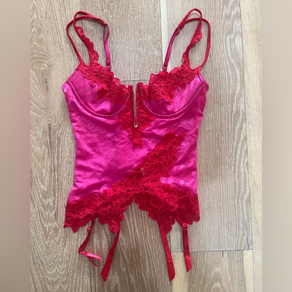 Victoria’s Secret vintage Y2K lace bustier